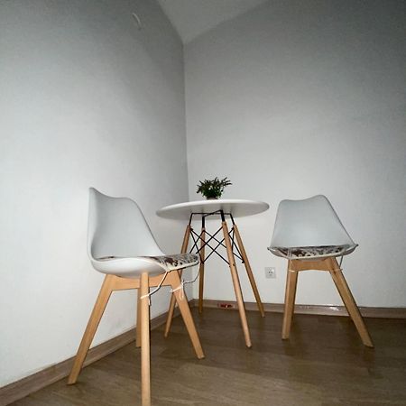 Center Studio Apartment Podgorica Bagian luar foto
