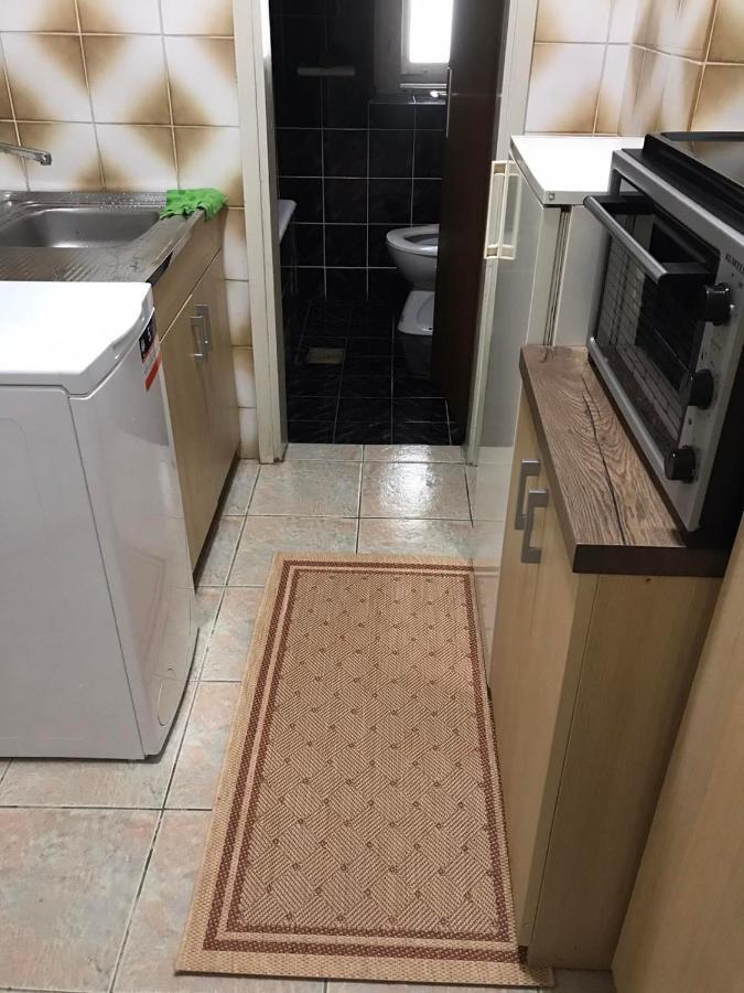Center Studio Apartment Podgorica Bagian luar foto